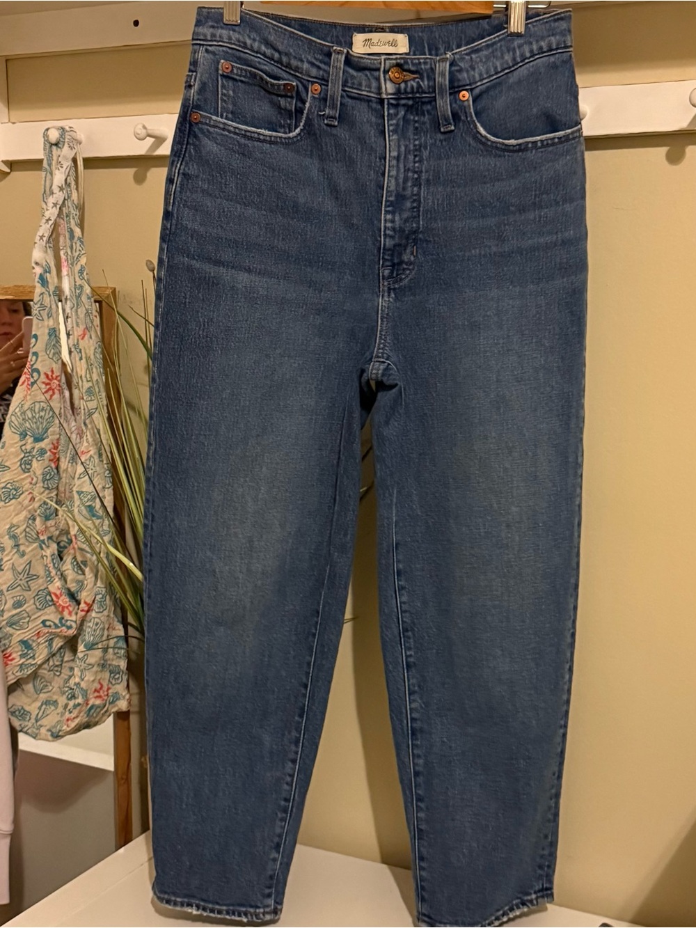 Madewell Balloon Jeans Size 28 waist & 26” Inseam. Corson Wash & Comfort Stretch
